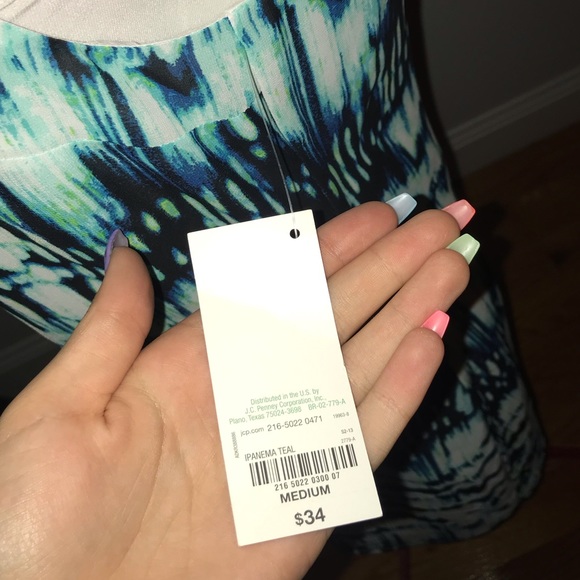 Dress - Picture 3 of 6